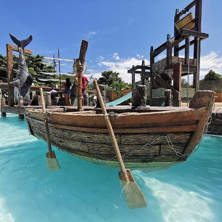 Port Royale Waterpark Resort Dumaguete City Buitenkant foto