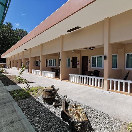 Port Royale Waterpark Resort Dumaguete City Buitenkant foto