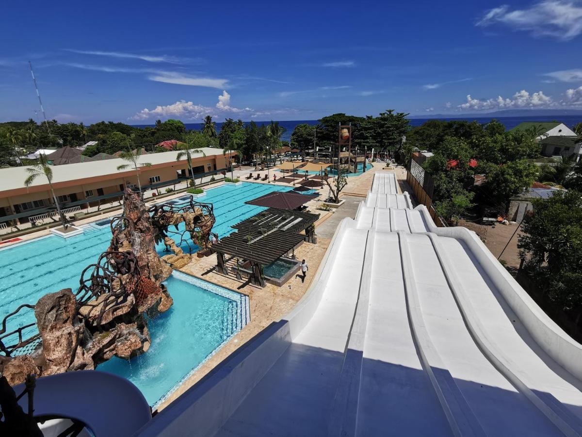 Port Royale Waterpark Resort Dumaguete City Buitenkant foto